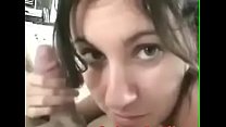Девушка устроила для себя ласки клитора секс игрушкой на огромную камеру